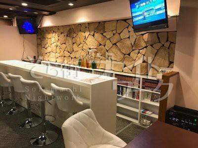 【楽しく働いてほしい】をモットーに営業しているガールズバー！