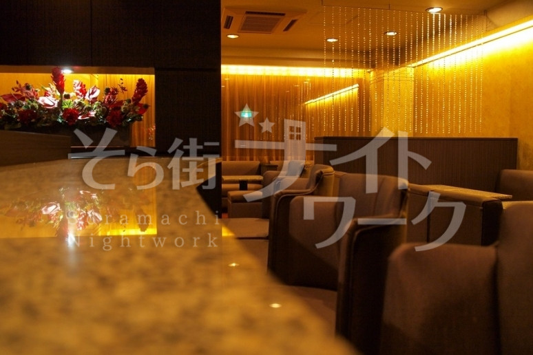 体入時給4000円～★未経験大歓迎の稼げる祇園クラブなら蝶♪