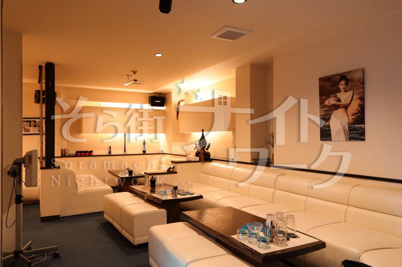 中国スナックで楽しく働きませんか？もちろん日本の方も大歓迎♪