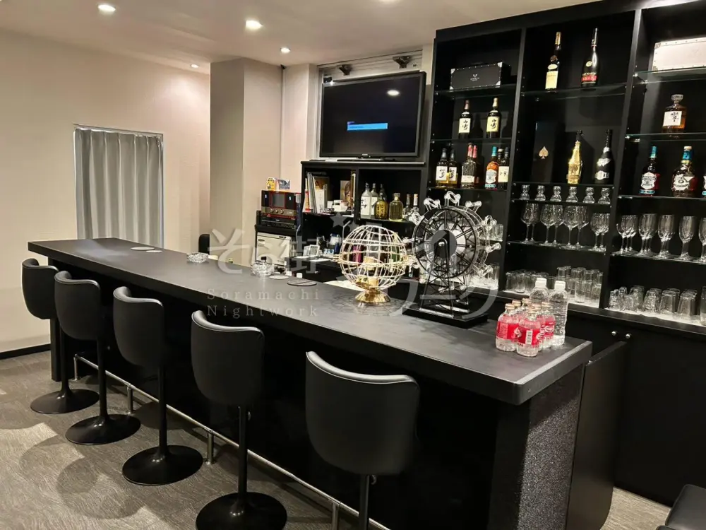まだまだ新店気分♪30代・40代も活躍!日払い&無料送迎◎