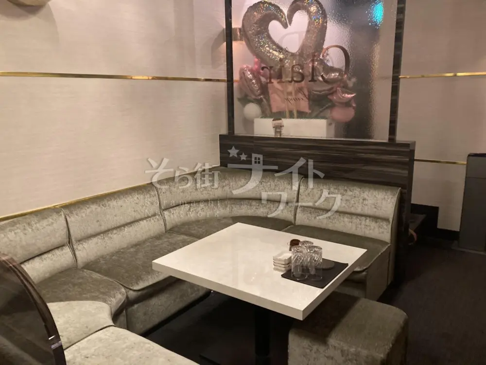 完全会員制ラウンジ｜安心の客層×高待遇♪店内は明るく清潔！