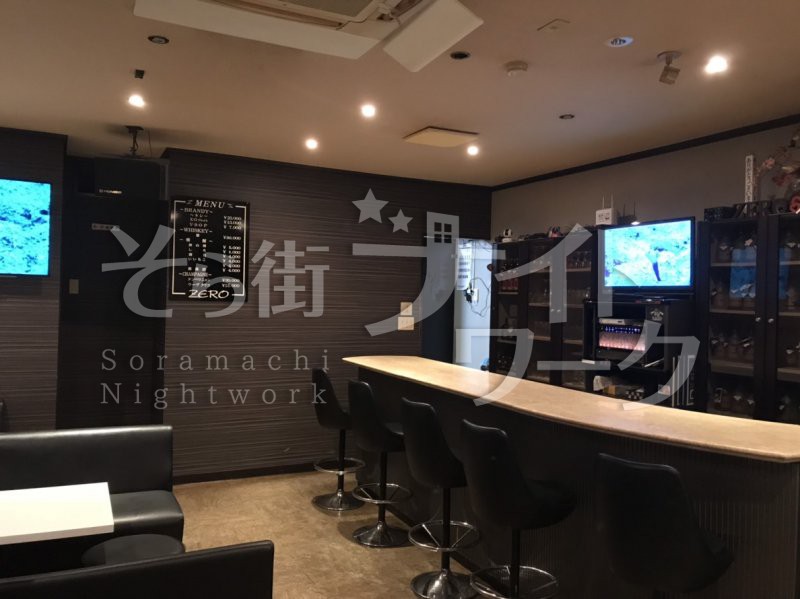 幅広い年齢層の女の子が活躍中！嬉しい服装自由♪おしゃれ自由♪