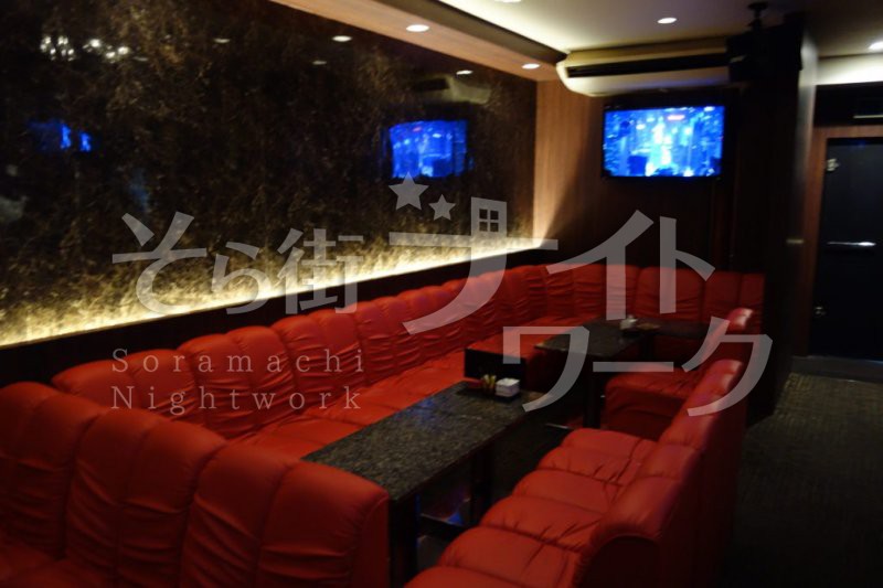 木屋町らしくない落ち着いたオトナな雰囲気のラウンジです★