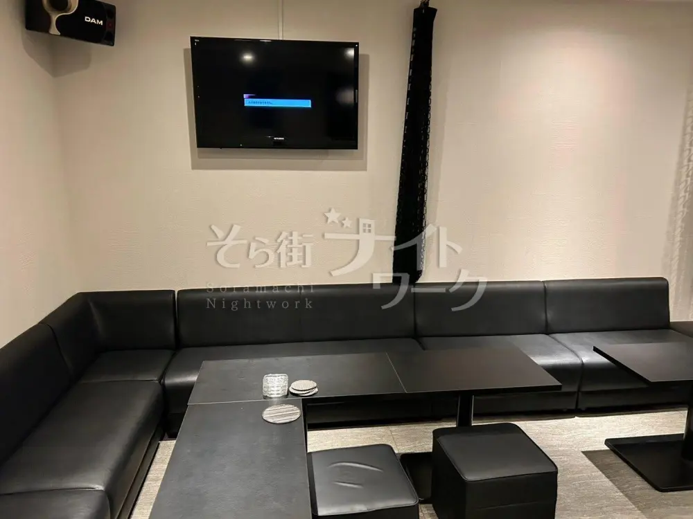 まだまだ新店気分♪30代・40代も活躍!日払い&無料送迎◎