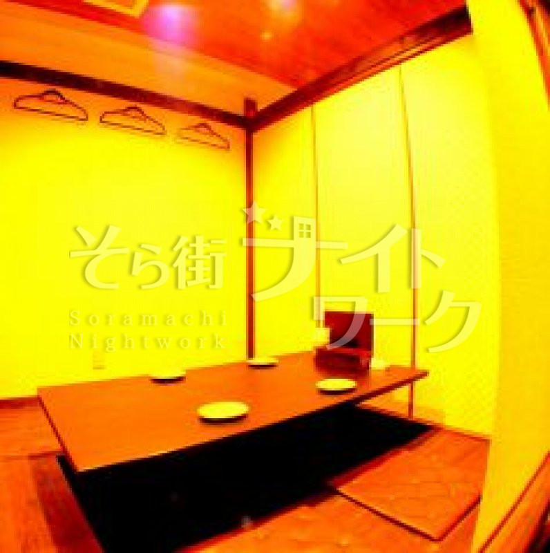 海鮮料理（海鮮しゃぶしゃぶ）が人気の岡山市北区柳町にある評判の和風居酒屋「笑楽（しょうらく）」は、地酒・全国銘酒あり、コース料理・個室完備・貸し切りOK・予約可・クーポン有の口コミランキング上位の居酒屋です