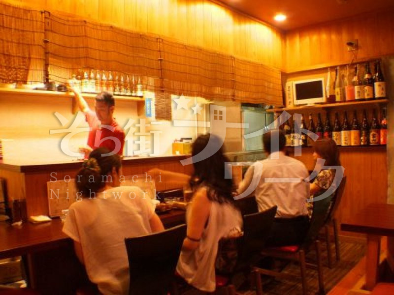 店内に流れるジャズで雰囲気は◎デートや、落ち着いた話にもピッタリ!!カウンター越しに店主との会話を楽しむのもOK